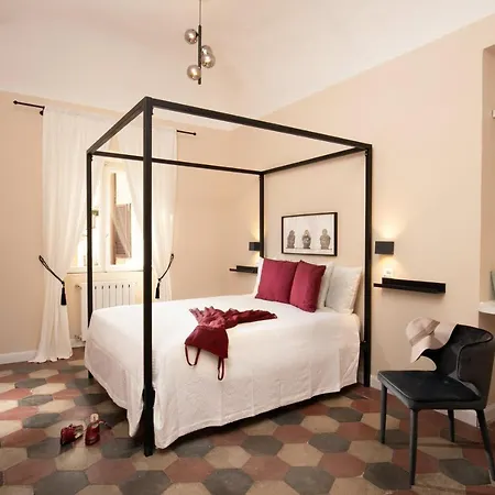 Emperor's View - In Colosseum Apartment *